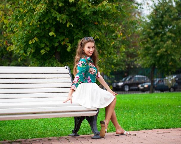 4 неочевидных признака в одежде, выдающих провинциалку летом, — вы удивитесь