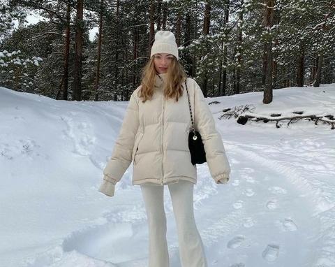 10 теплых пуховиков, за которыми охотятся все модницы — где купить по скидке?